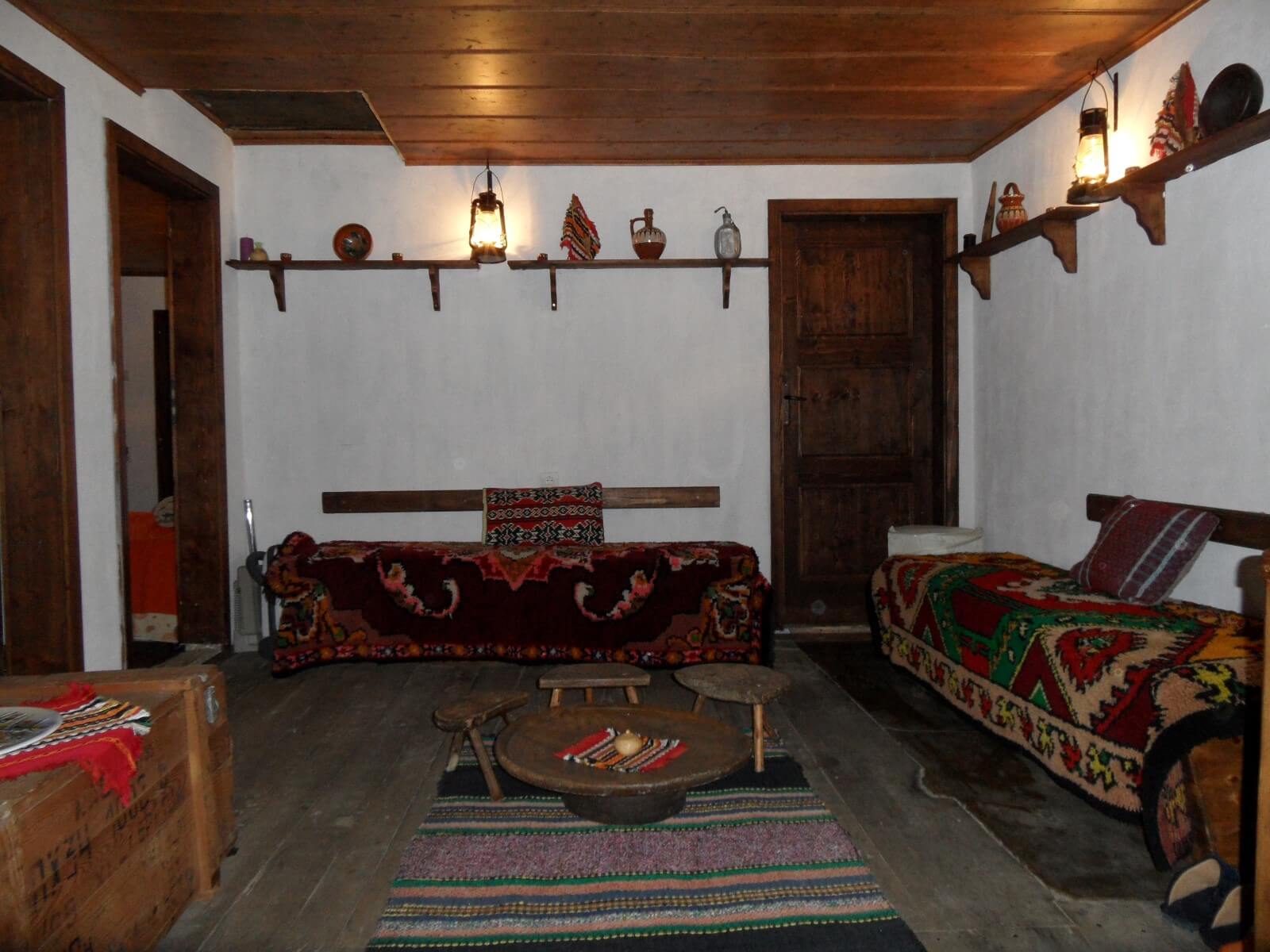 2nd floor - Rest room with a fireplace